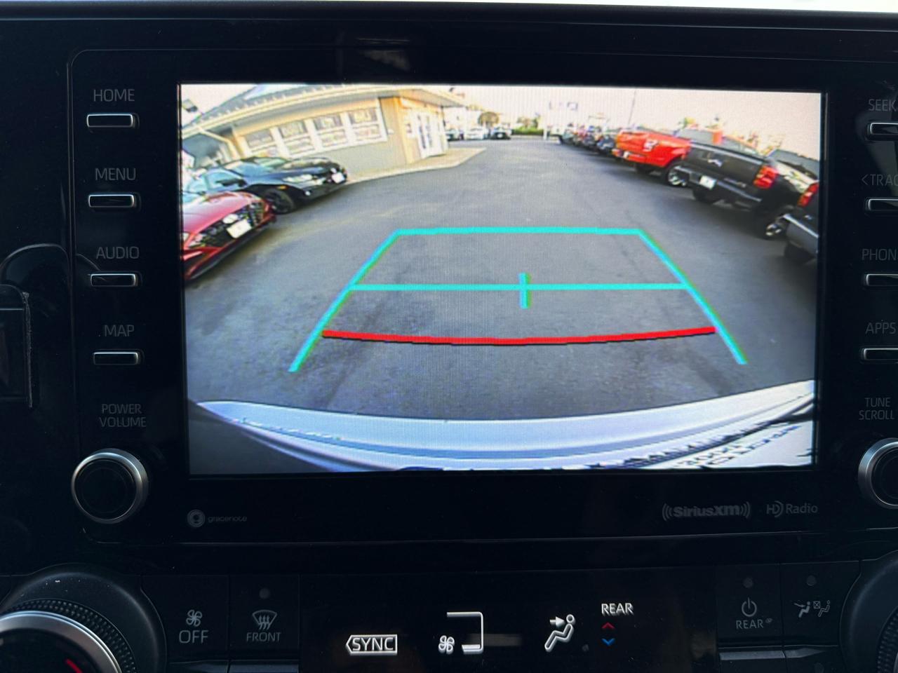 Toyota Highlander LE AWD V6 2021