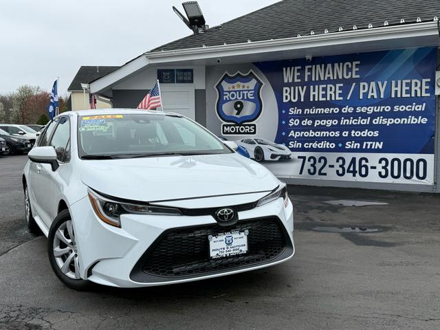 White 2022 Toyota Corolla LE FWD Sedan Front-Wheel Drive Continuously Variable Transmission