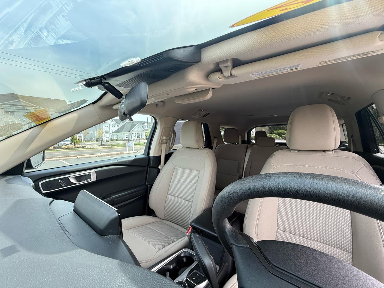 Ford Explorer Base AWD 2021