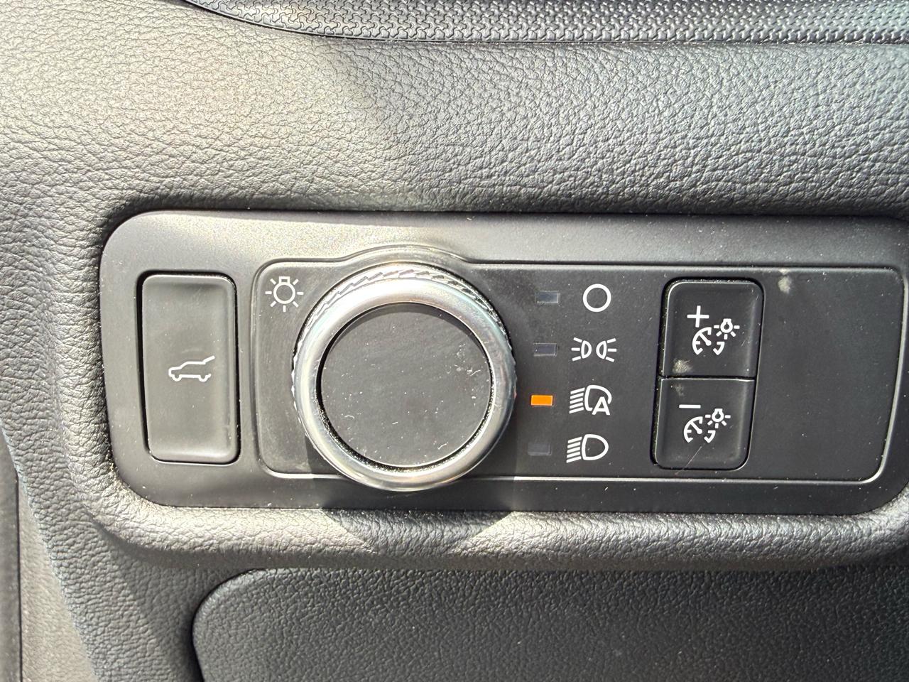 Ford Explorer Base AWD 2021