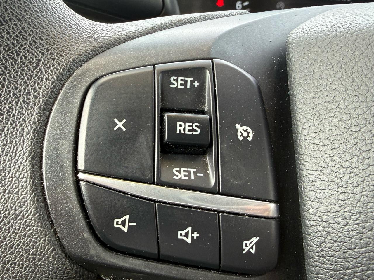 Ford Explorer Base AWD 2021