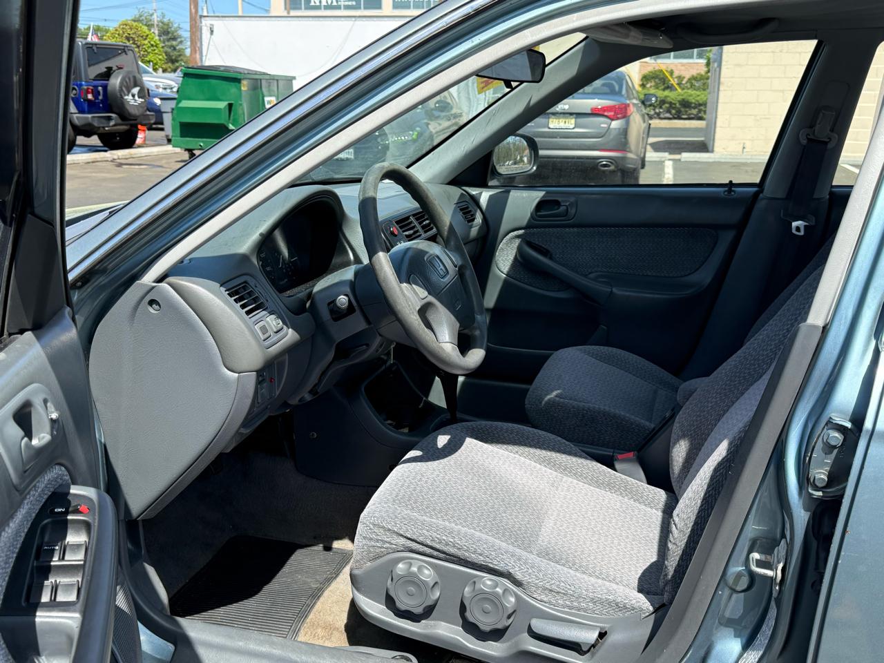 Honda Civic LX sedan 1999