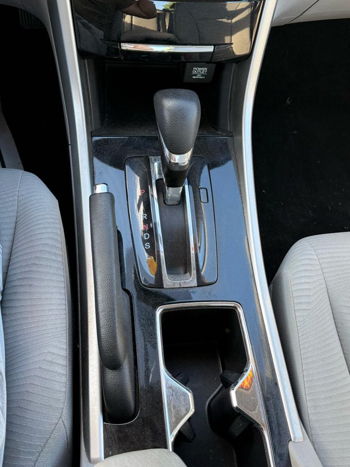 Honda Accord LX Sedan CVT 2017