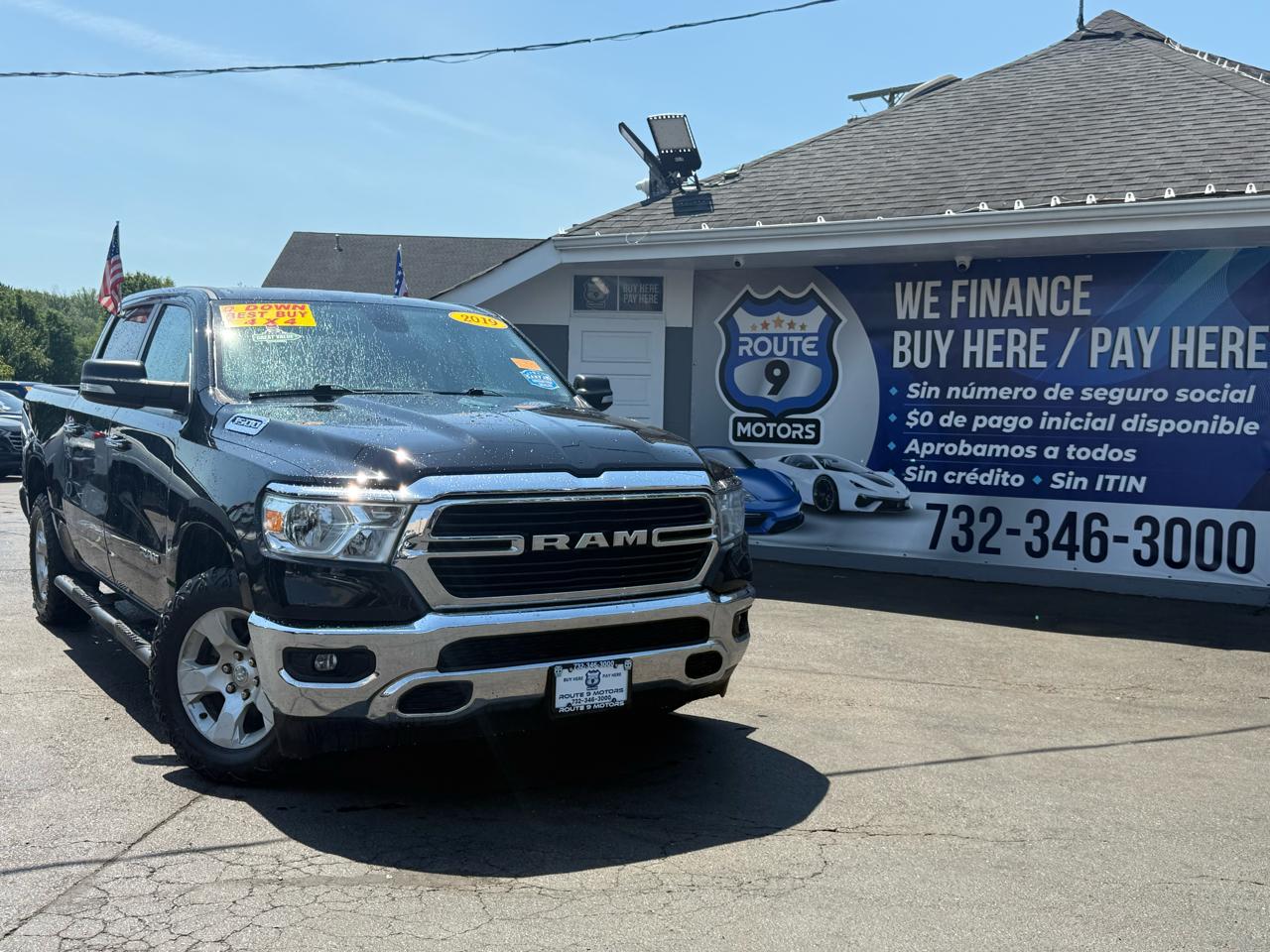 2019 RAM 1500 Big Horn/Lone Star 4x4 Crew Cab 5'7's photo