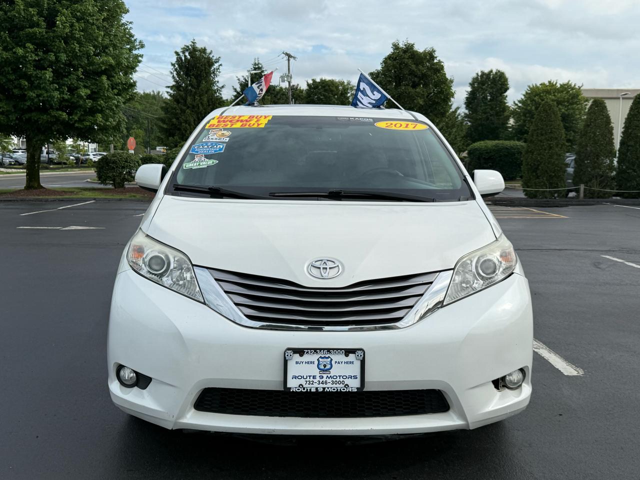 Toyota Sienna XLE 8-Passenger 2017