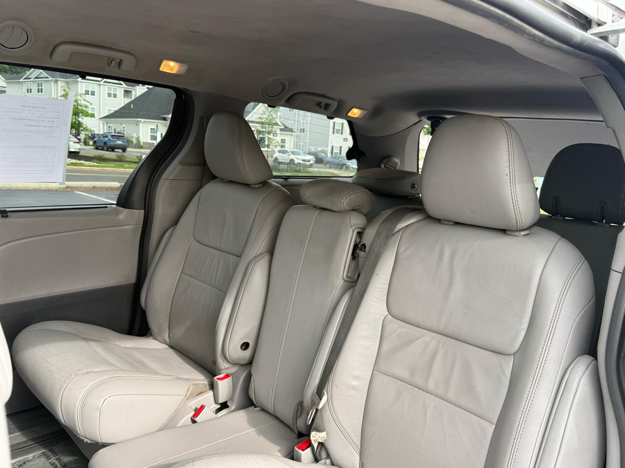 Toyota Sienna XLE 8-Passenger 2017