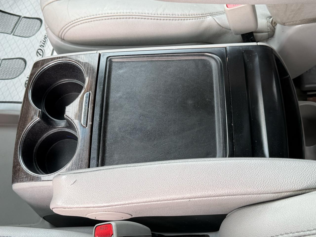 Toyota Sienna XLE 8-Passenger 2017