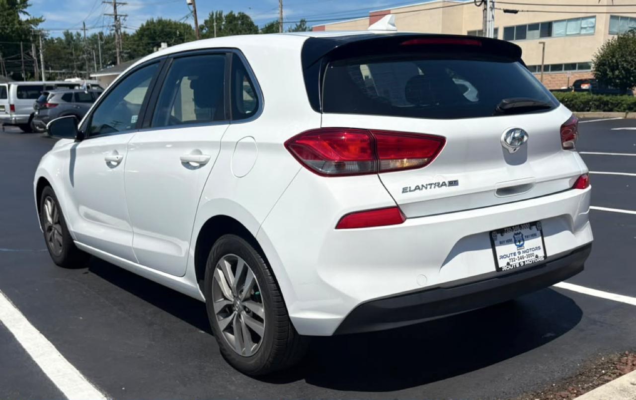Hyundai Elantra GT Base 6A 2019