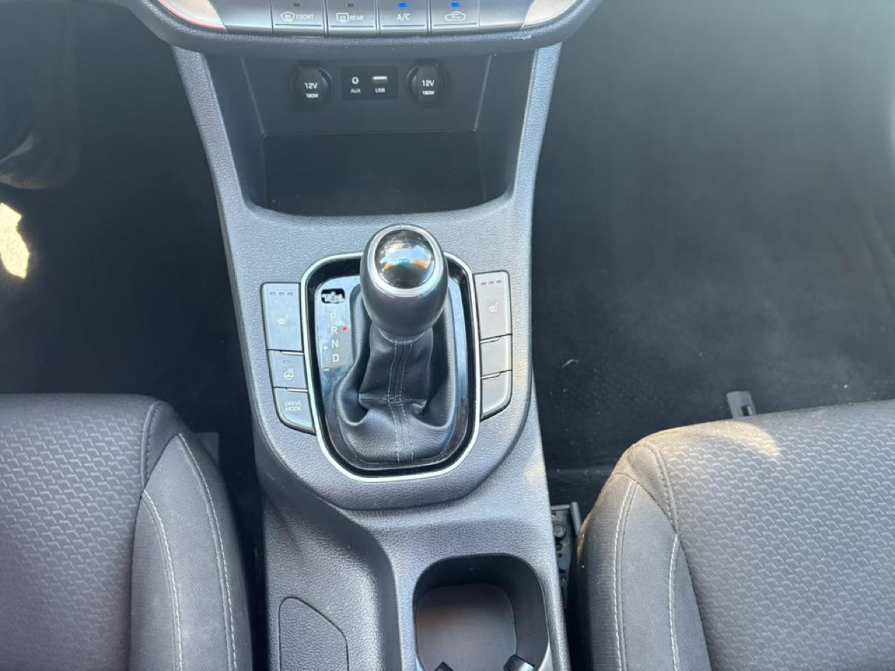 Hyundai Elantra GT Base 6A 2019