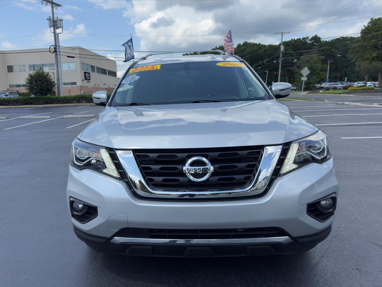 Nissan Pathfinder SV 4WD 2020