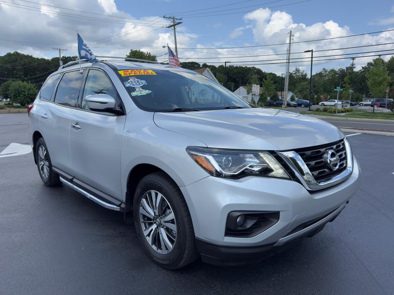 Nissan Pathfinder SV 4WD 2020