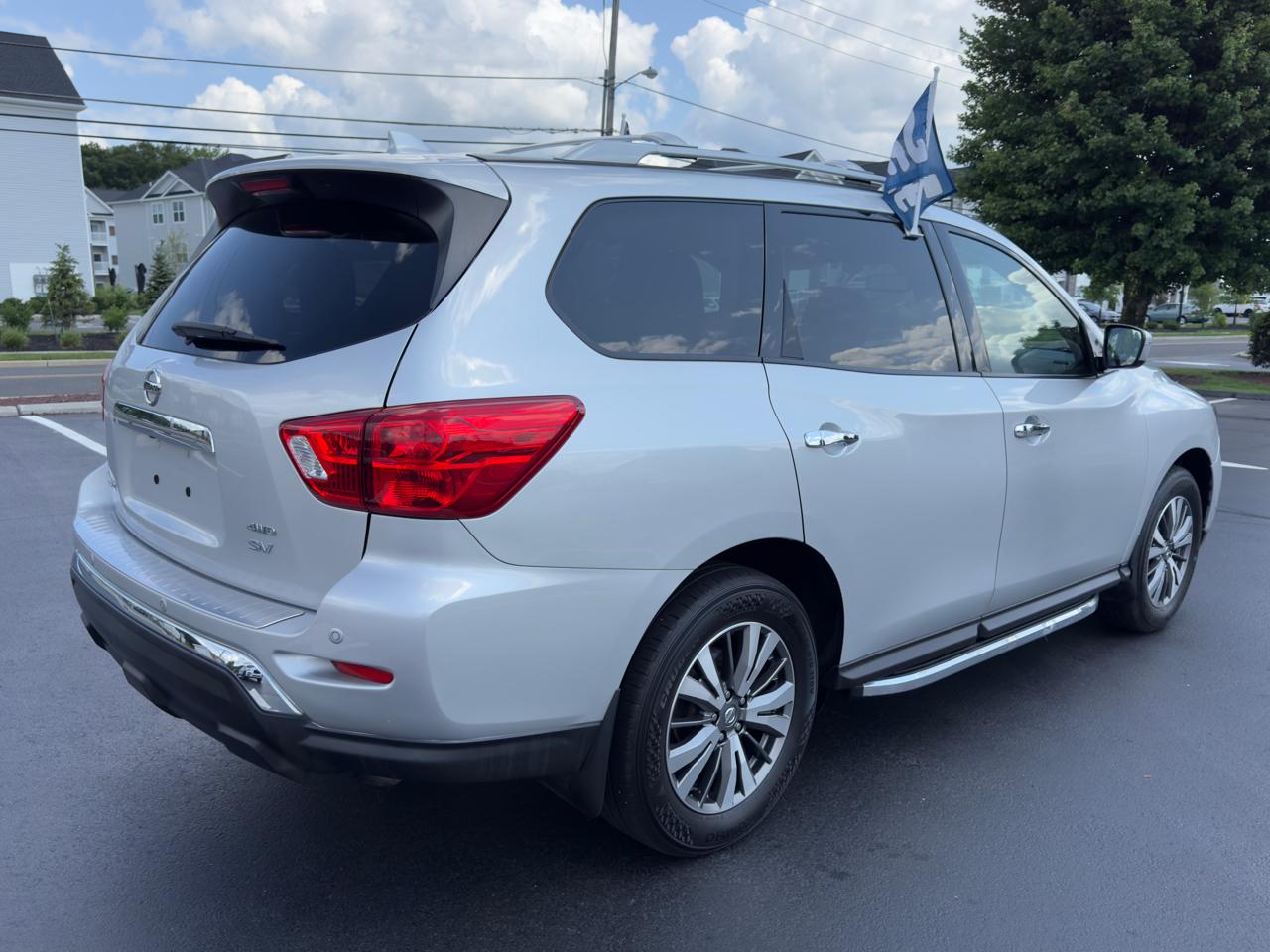 Nissan Pathfinder SV 4WD 2020