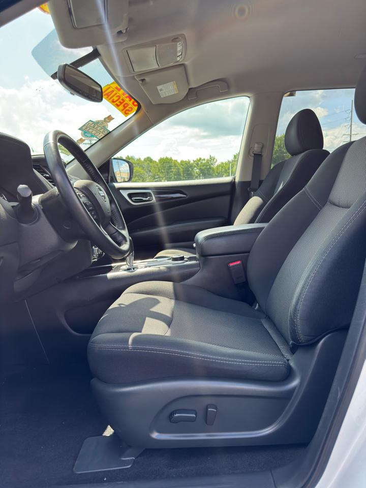 Nissan Pathfinder SV 4WD 2020