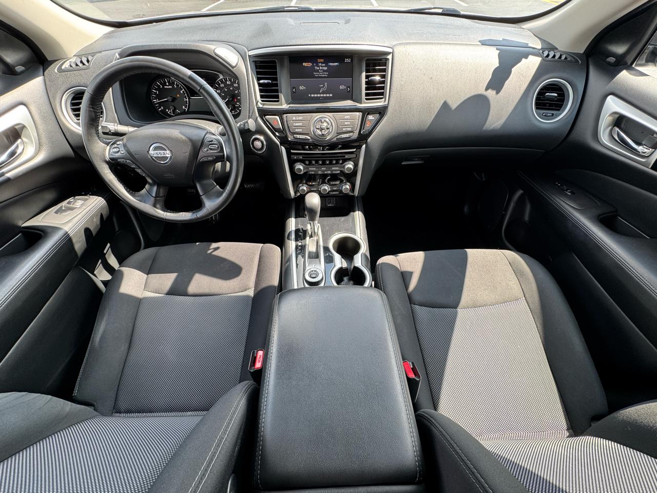 Nissan Pathfinder SV 4WD 2020