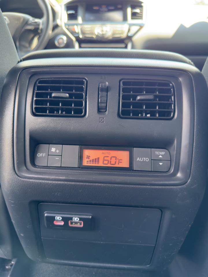 Nissan Pathfinder SV 4WD 2020