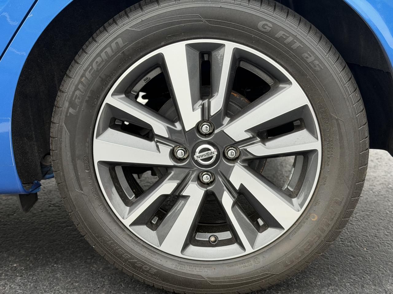 Nissan Versa SV 2021