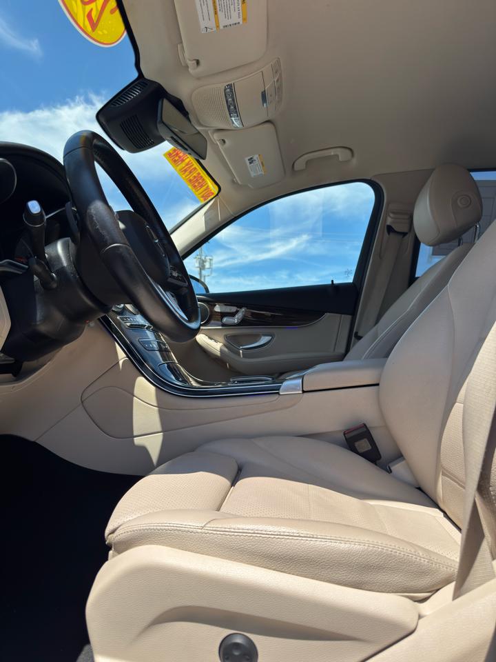 Mercedes-Benz GLC-Class GLC300 2022
