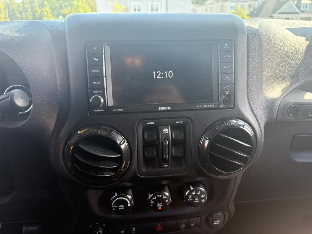 Jeep Wrangler Unlimited Sahara 4WD 2017