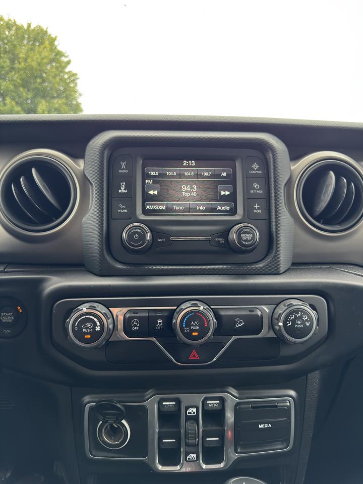 Jeep Wrangler Unlimited Sport 2018