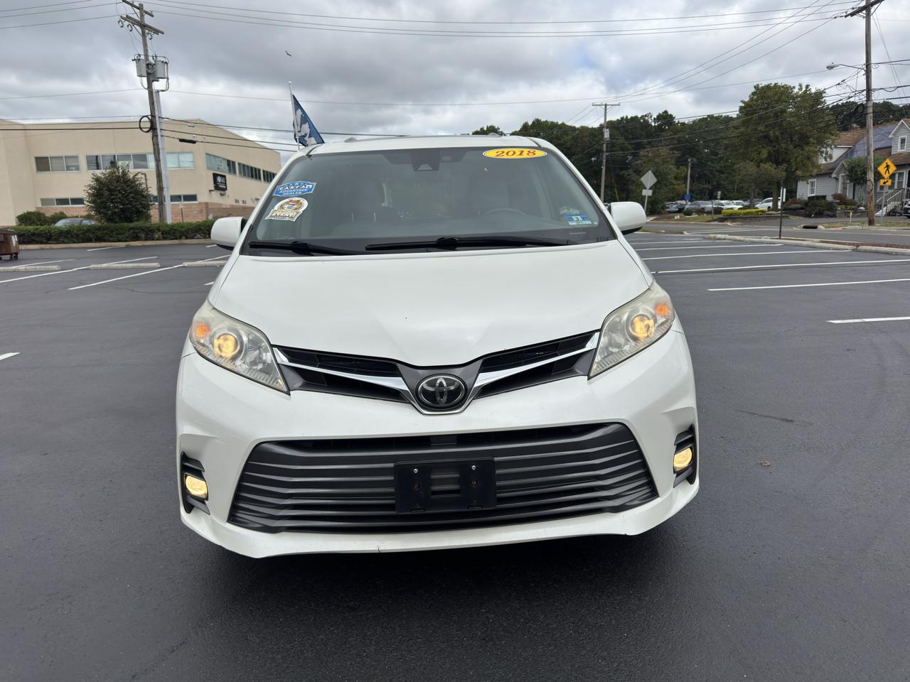 Toyota Sienna XLE 7-Passenger AWD 2018