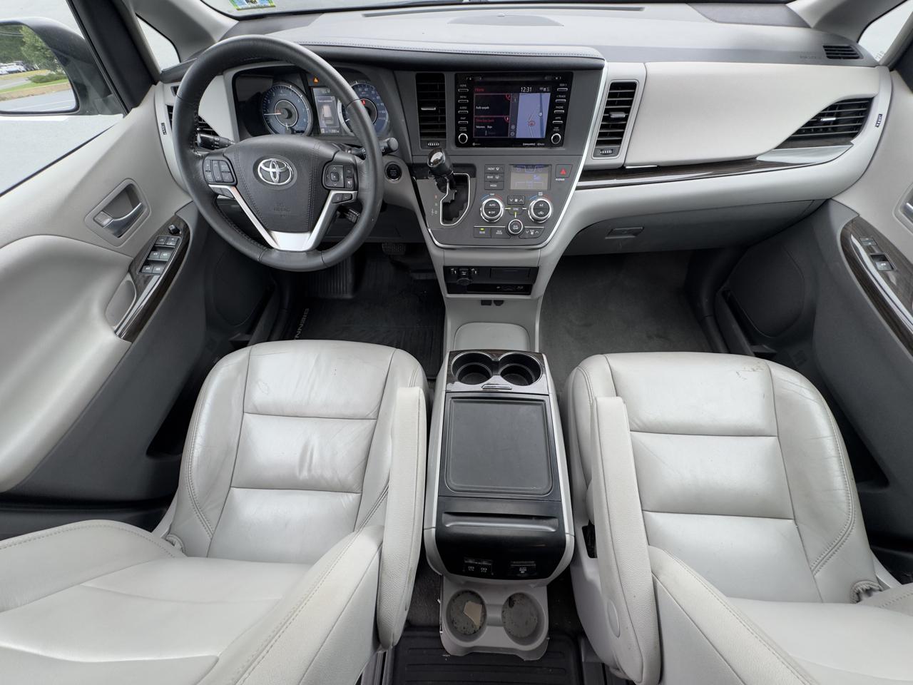 Toyota Sienna XLE 7-Passenger AWD 2018