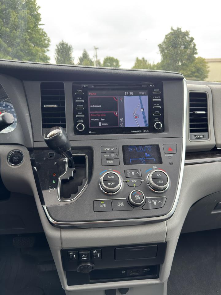 Toyota Sienna XLE 7-Passenger AWD 2018