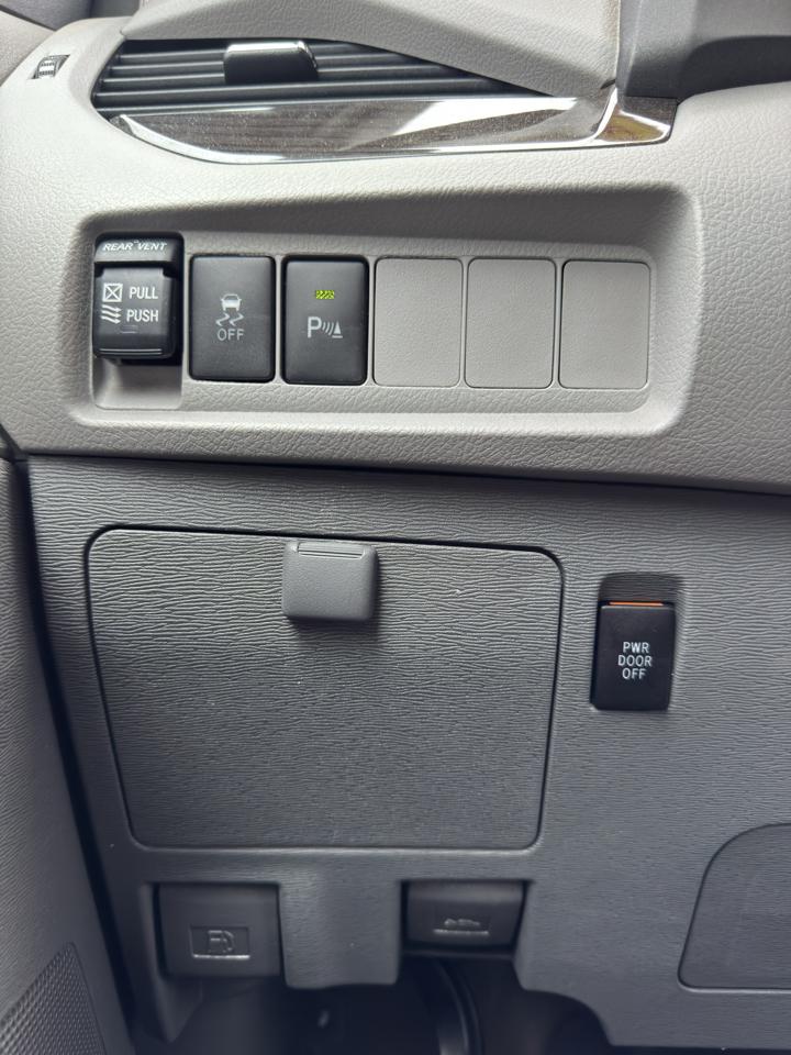 Toyota Sienna XLE 7-Passenger AWD 2018