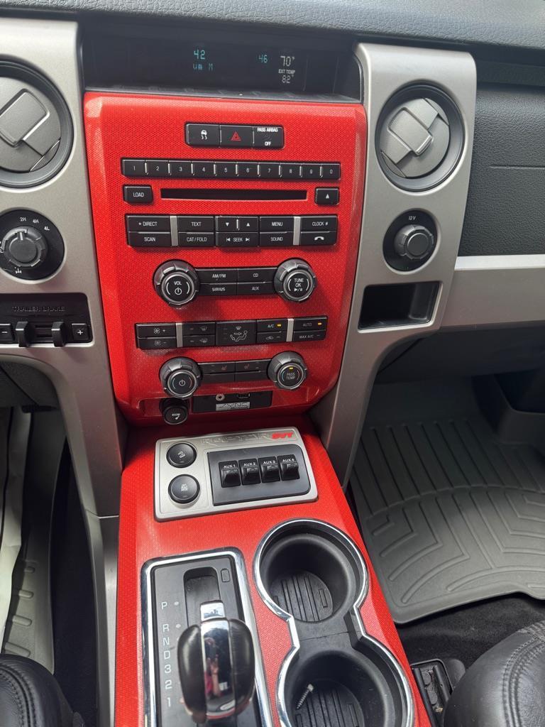 Ford F-150 4WD SuperCrew 145" SVT Raptor 2010