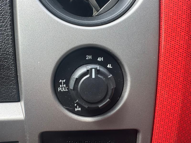 Ford F-150 4WD SuperCrew 145" SVT Raptor 2010