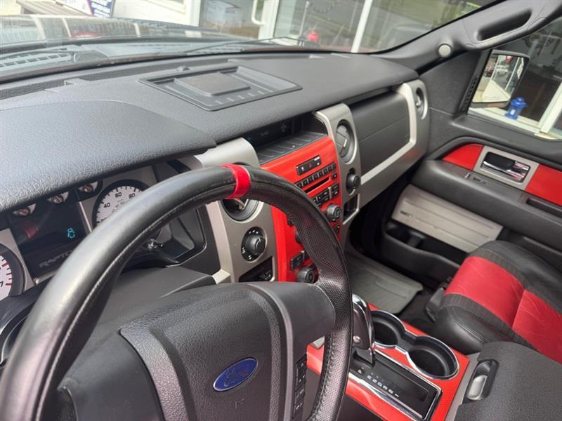 Ford F-150 4WD SuperCrew 145" SVT Raptor 2010