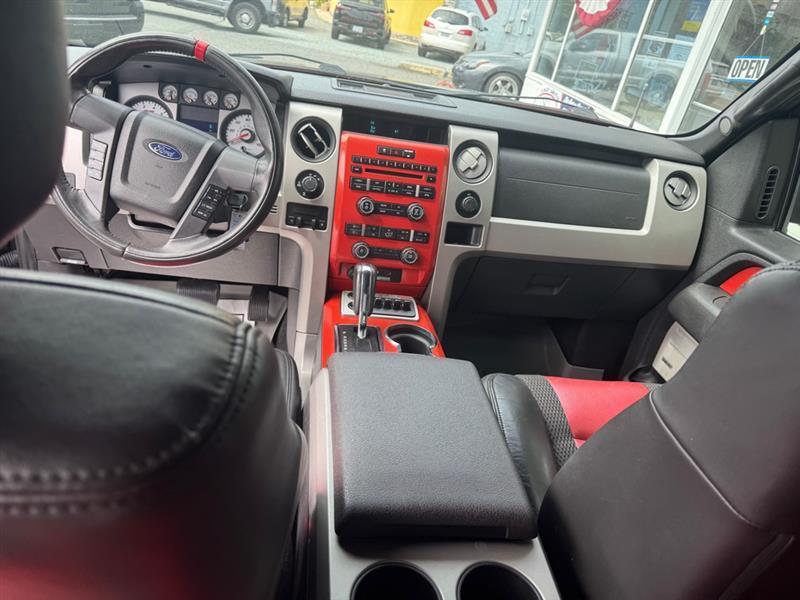 Ford F-150 4WD SuperCrew 145" SVT Raptor 2010