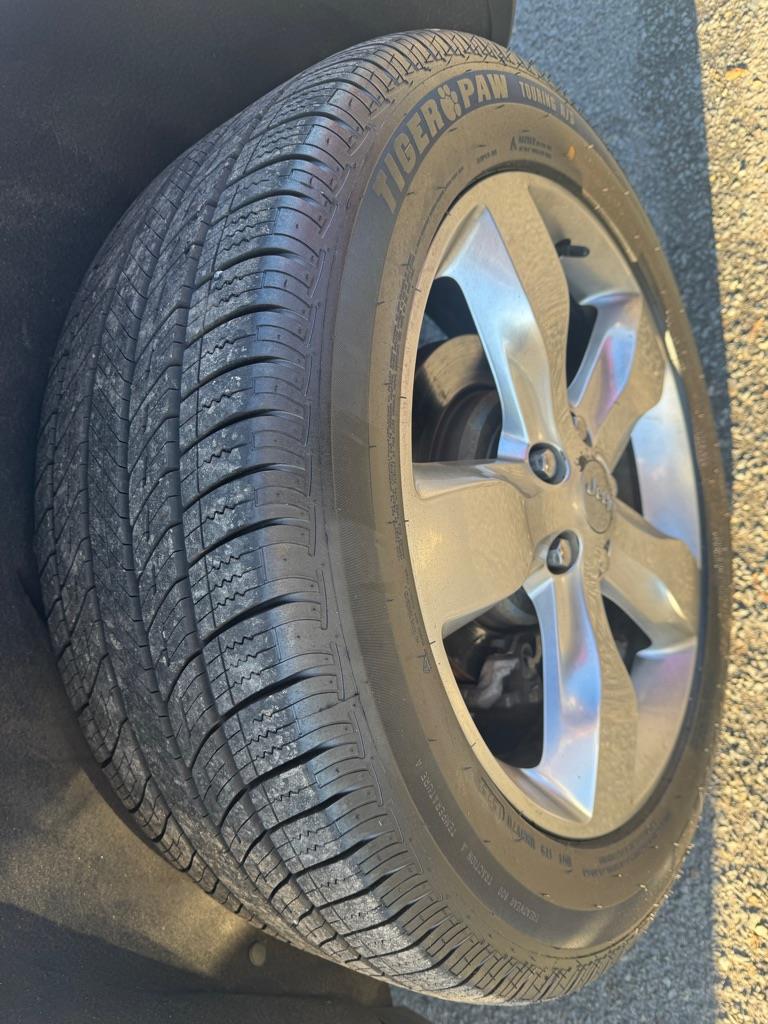 Jeep Grand Cherokee Overland 4WD 2012