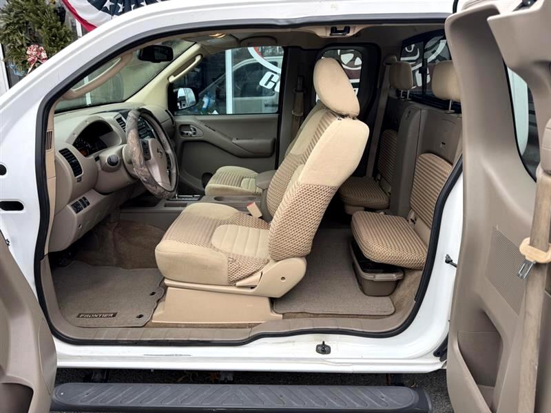 Nissan Frontier SV V6 King Cab 4WD 2011