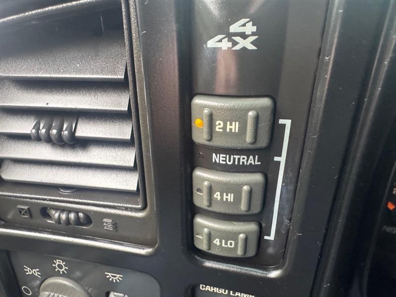 Chevrolet Silverado 2500HD Crew Cab Long Bed 4WD 2002