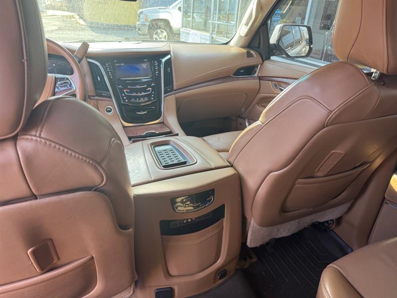Cadillac Escalade ESV Platinum 4WD 2015