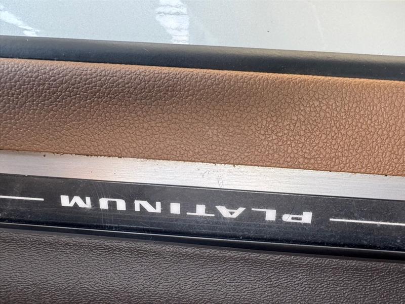 Cadillac Escalade ESV Platinum 4WD 2015