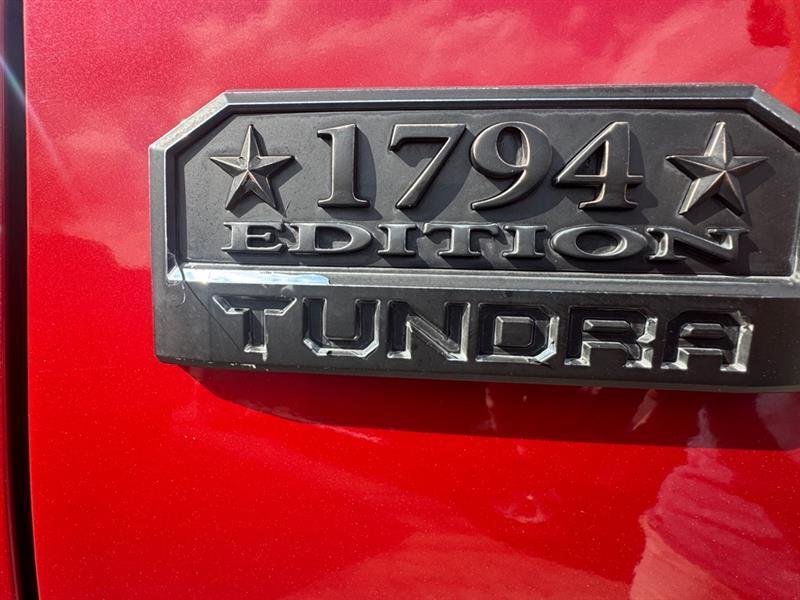 Toyota Tundra Platinum CrewMax 5.7L FFV 4WD 2014