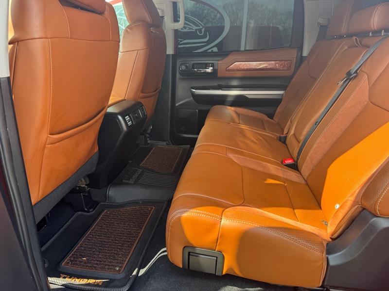 Toyota Tundra Platinum CrewMax 5.7L FFV 4WD 2014