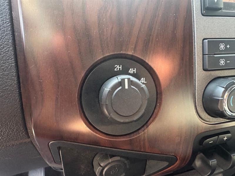 Ford F-350 SD XL Crew Cab Long Bed DRW 4WD 2011