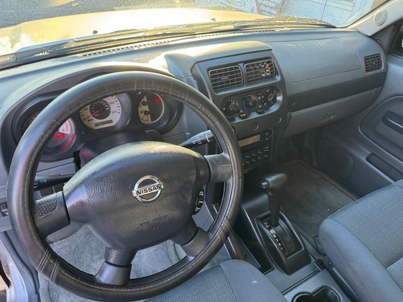 Nissan Frontier XE-V6 Crew Cab 2WD 2004