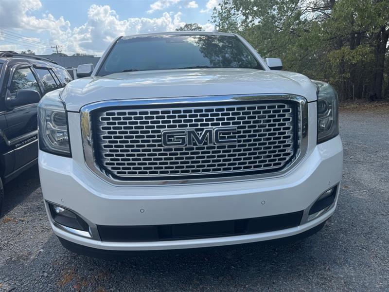 GMC Yukon Denali 4WD 2017
