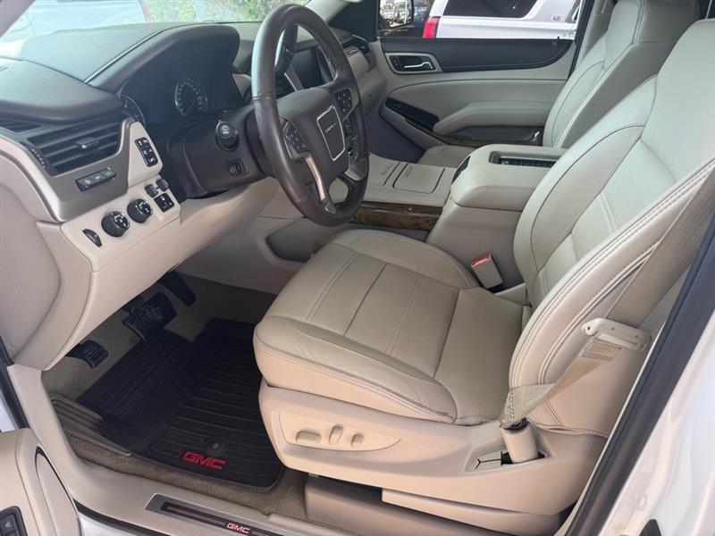 GMC Yukon Denali 4WD 2017
