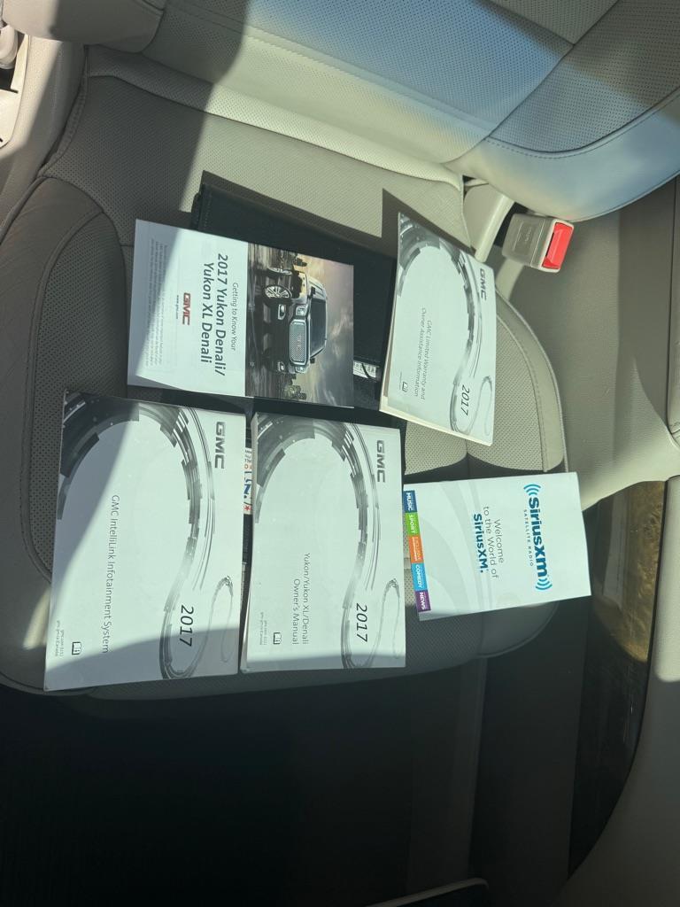 GMC Yukon Denali 4WD 2017