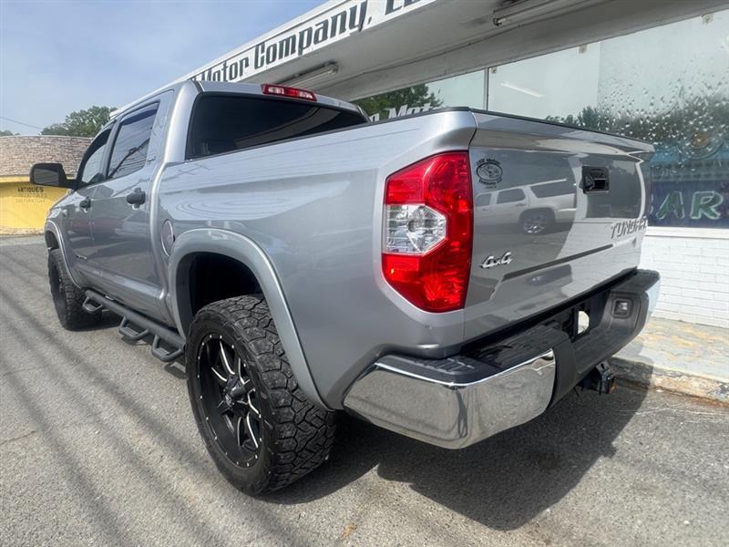 Toyota Tundra SR5 5.7L V8 FFV CrewMax 4WD 2017
