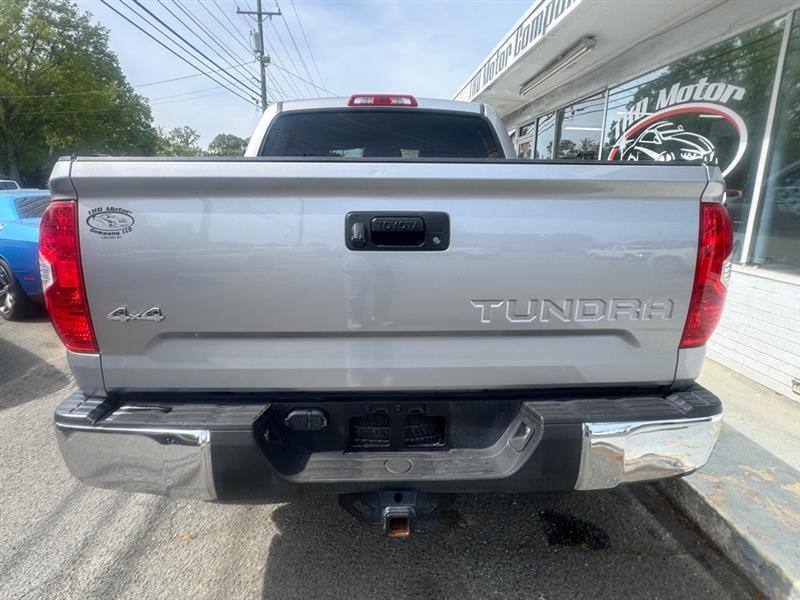 Toyota Tundra SR5 5.7L V8 FFV CrewMax 4WD 2017