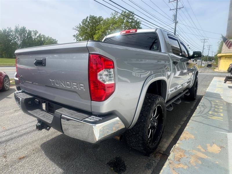 Toyota Tundra SR5 5.7L V8 FFV CrewMax 4WD 2017