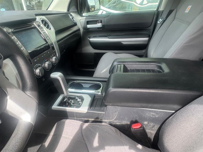 Toyota Tundra SR5 5.7L V8 FFV CrewMax 4WD 2017