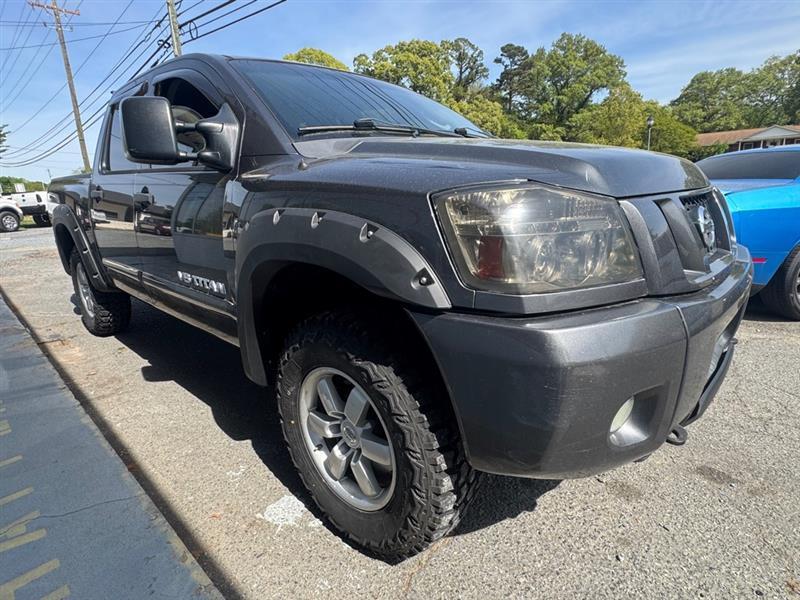 Nissan Titan XE Crew Cab 4WD SWB 2010