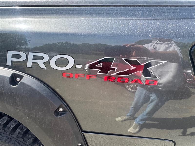 Nissan Titan XE Crew Cab 4WD SWB 2010