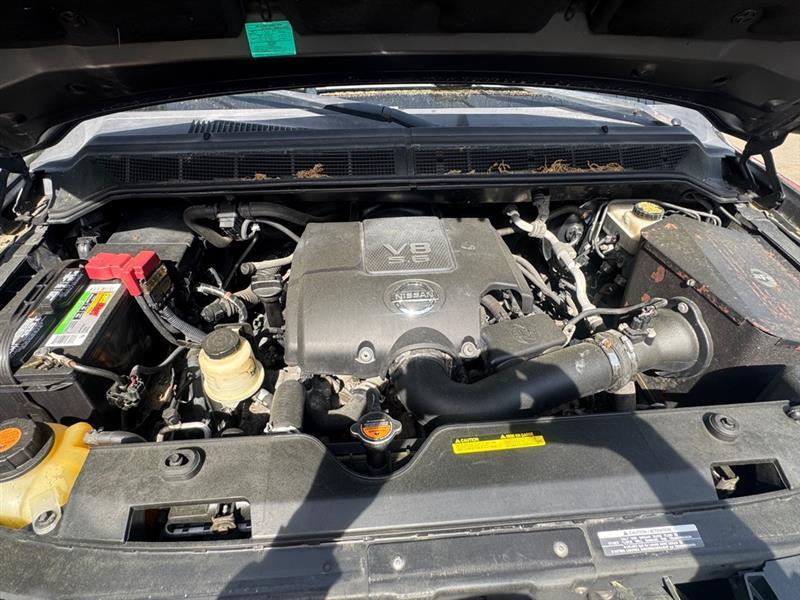 Nissan Titan XE Crew Cab 4WD SWB 2010